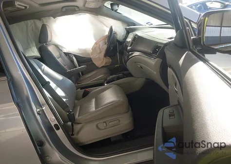 2017 Honda Pilot Touring from USA, damaged, VIN 5FNYF5H91HB016058